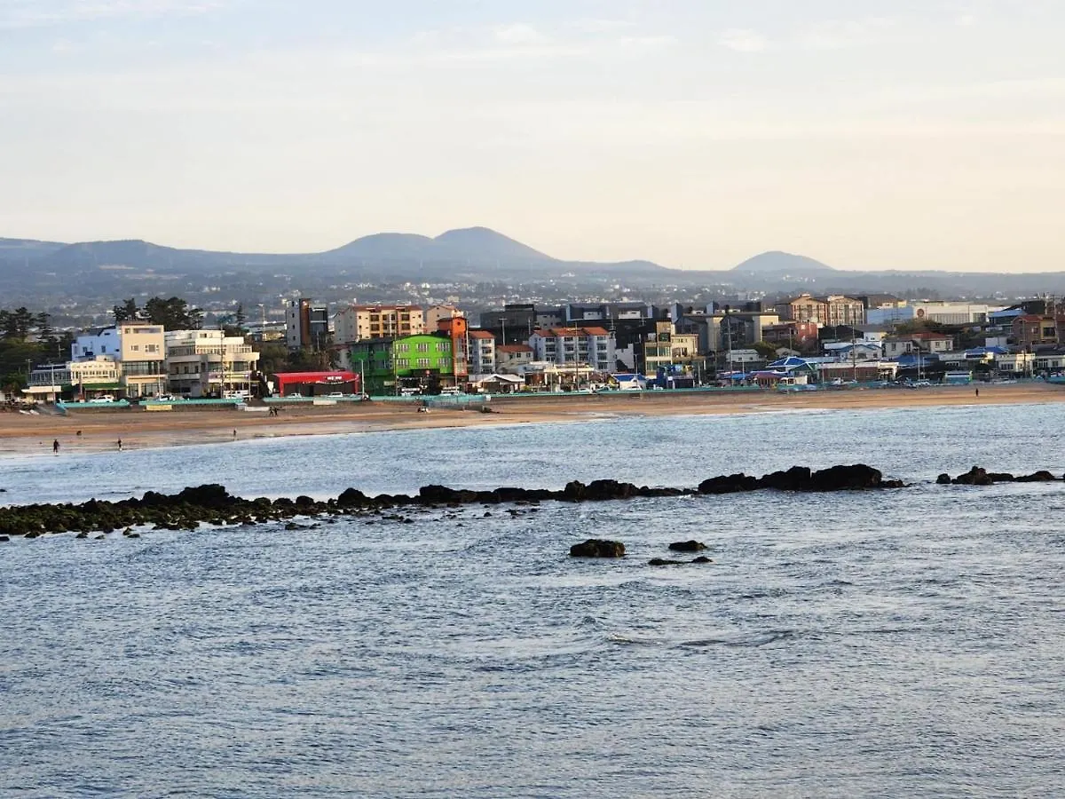 Jeju Ocean Family Hotel 2*,